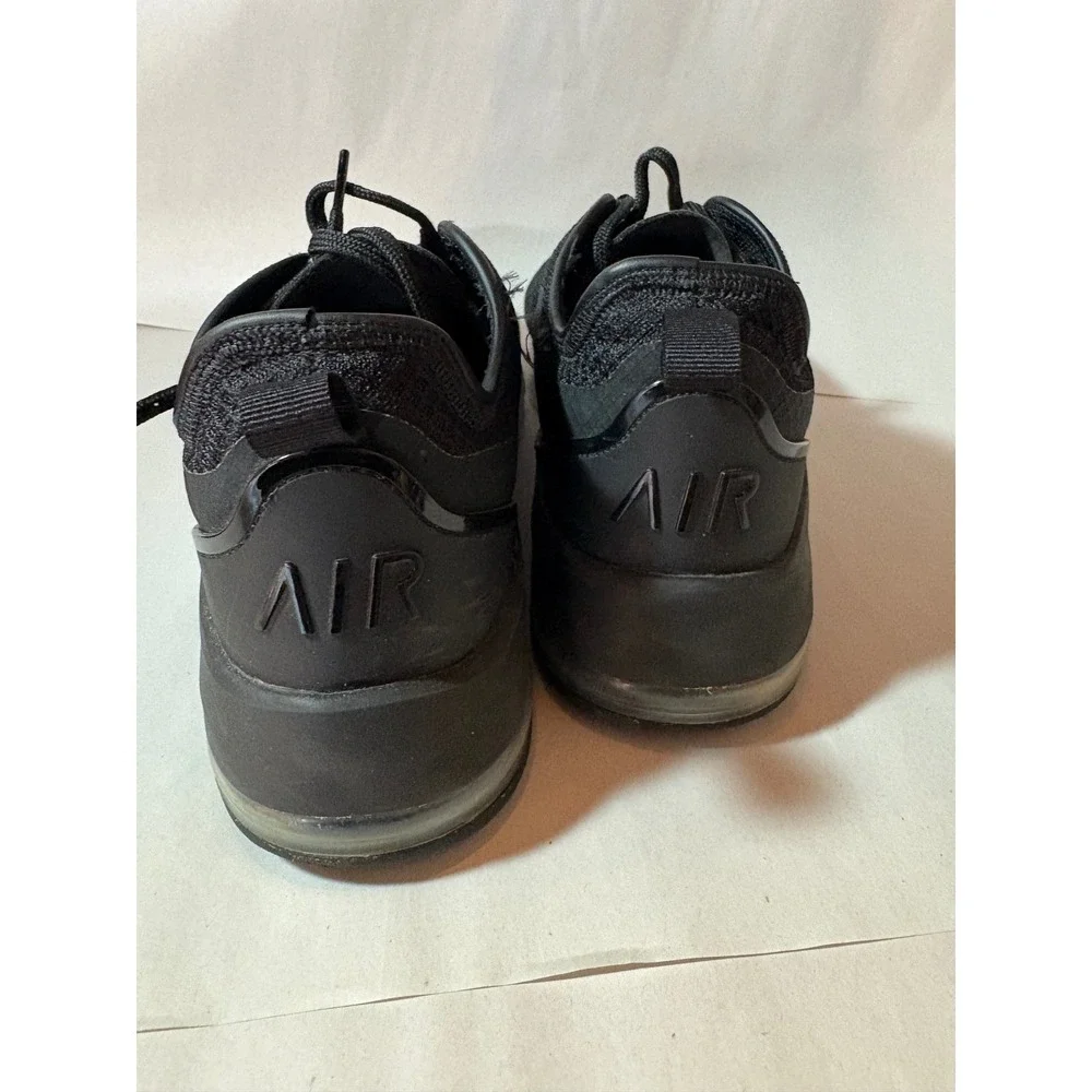 Nike Air‎ Max Training Shoes Sneakers Black White Athletic Comfort Walker